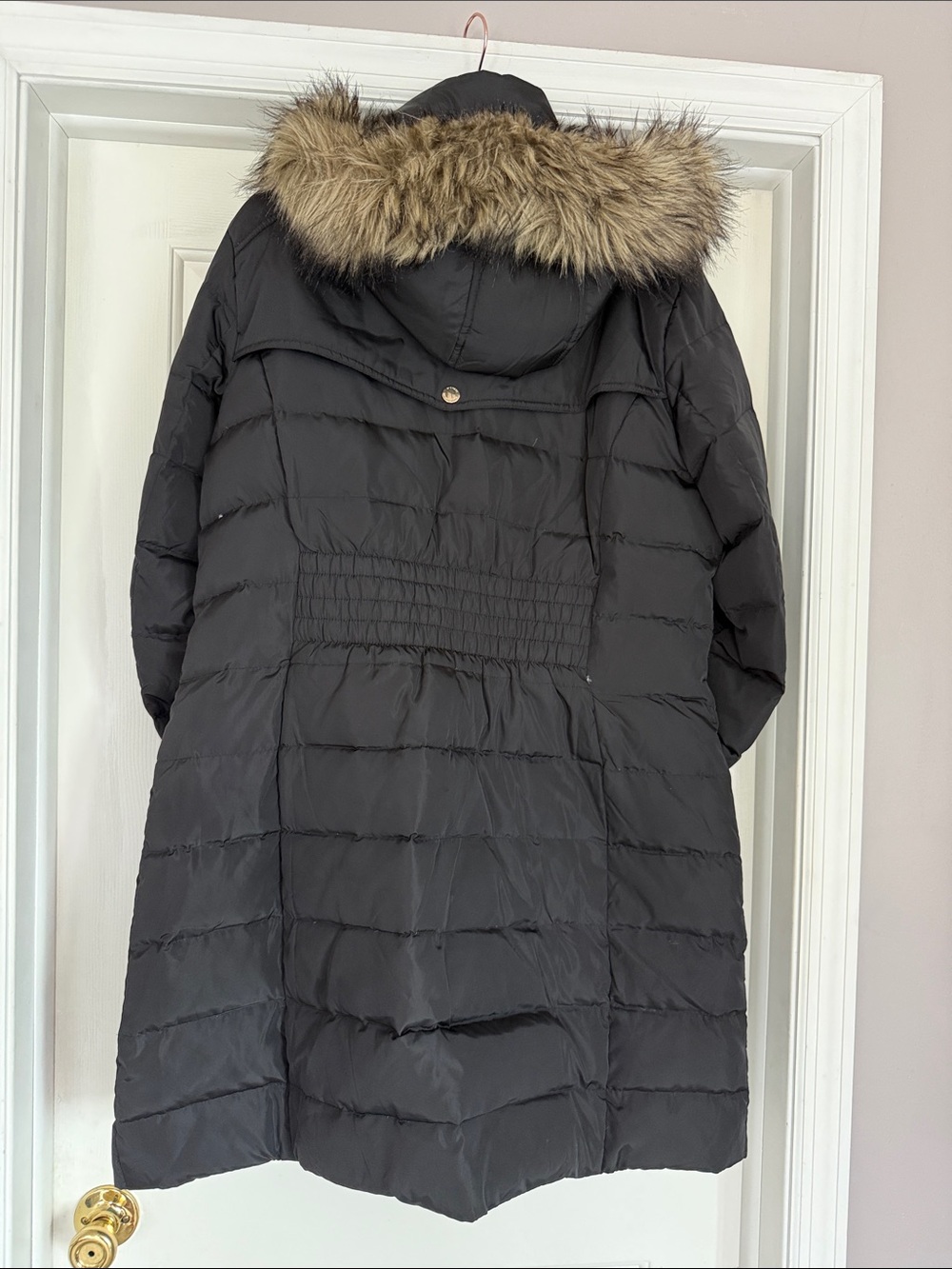 Micheal Kors Black Quilted Hooded Winter Coat with Faux Fur Trim - Picture 2 of 4